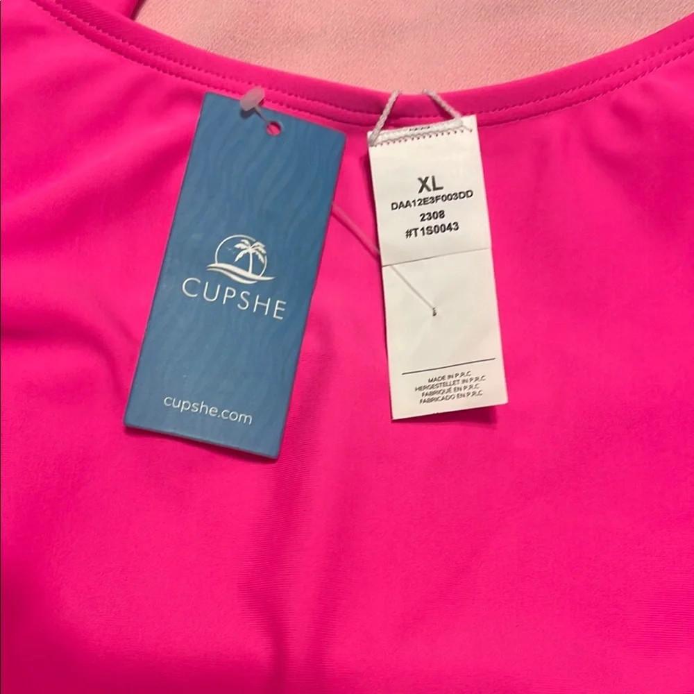 Cupshe Women's One Piece Swimsuit in Vibrant Pink - Picture 5 of 5